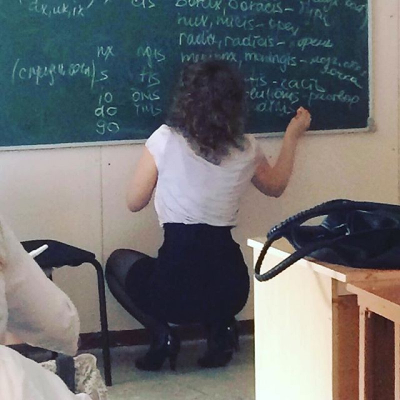 Преподавательница сказала зайти после пар фото