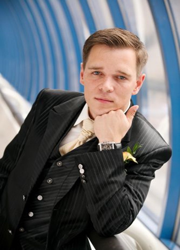 Денис Серегин