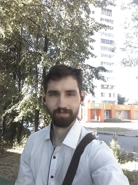 Олег Страздин