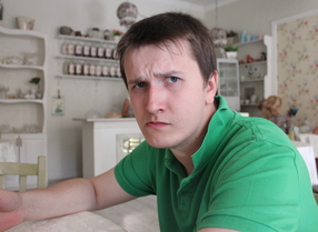 ����� ����