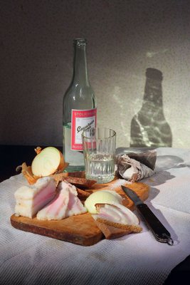 Изо дня в день... , настойчиво