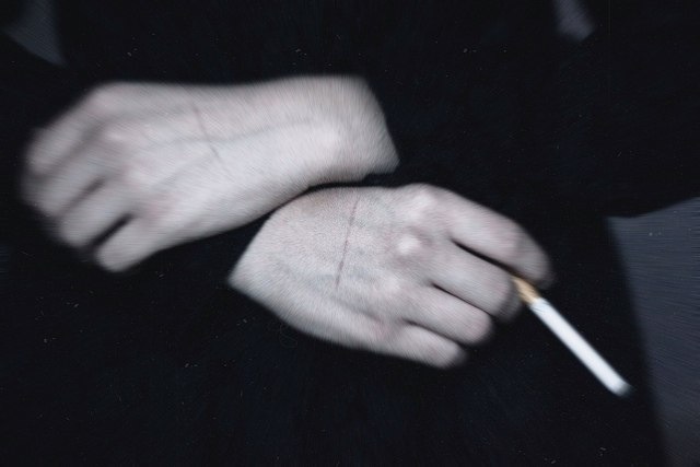 Всеми нашими поступками движет либо любовь либо ее нехватка. Запомни одно не забывают о вас никогда либо любящие либо ненавидящие. Запомни одно не забывают любящие и ненавидящие. Короче википедия кухня. Либо сейчас либо никогда.