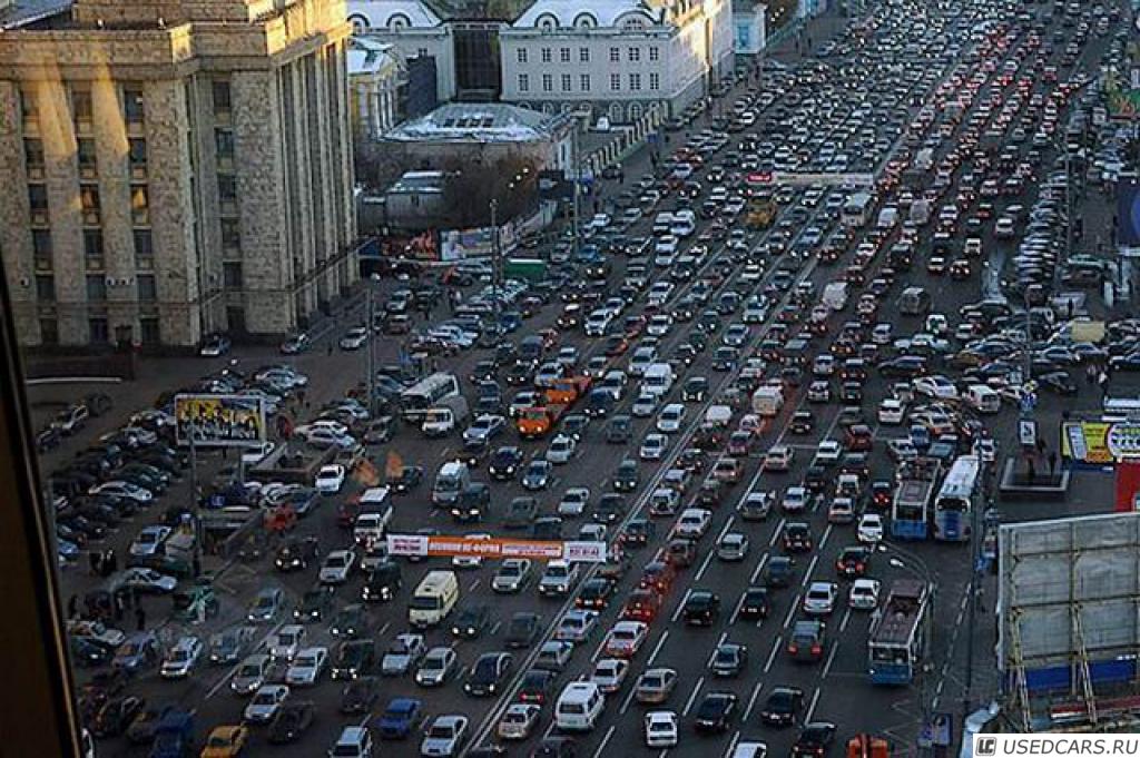 Улица большая дорога. Кутузовский проспект пробки. Пробки в Москве. Пробки в центре Москвы. Огромные пробки в Москве.