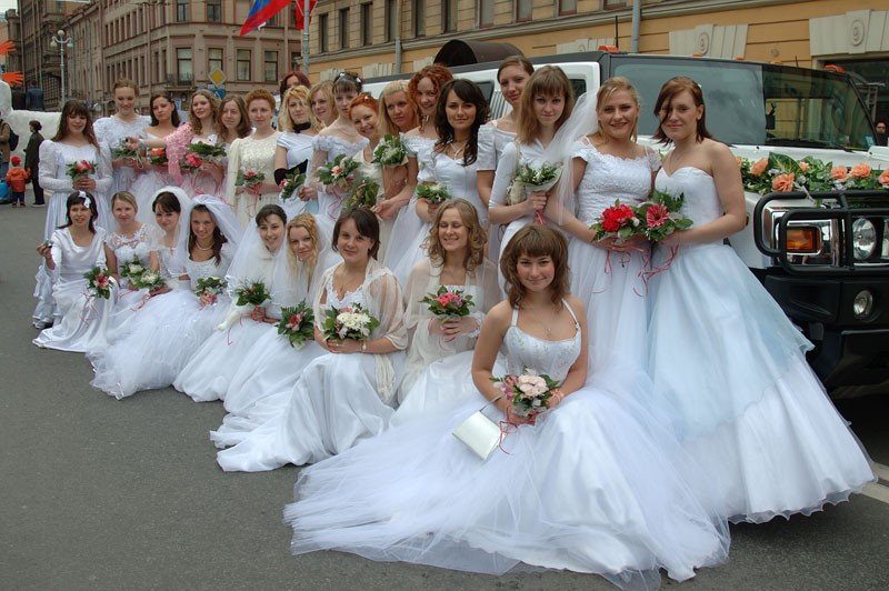 Город невест это. Парад невест Иваново. Город невест. Иваново невесты. Парад невест в России.