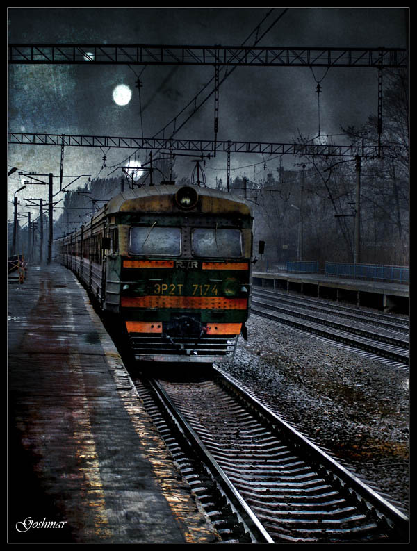 Загадочный поезд. Страшный поезд. Мрачный поезд. Мистический поезд. Страшная железная дорога.