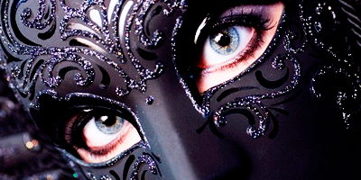 Маленький клоун с грустными глазами