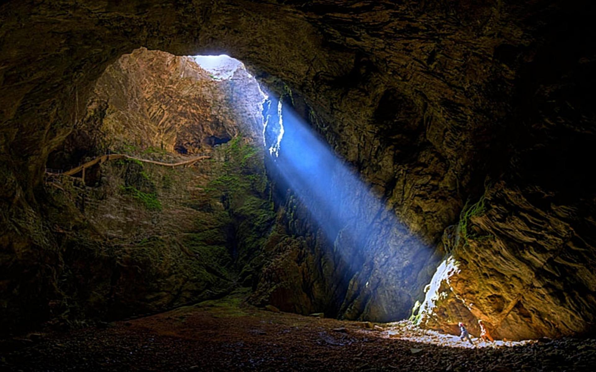 Cave v. Гора Эббот пещера. Жихаревская карстовая пещера. Пещеры Фриуато (Марокко). Гора Эббот Калифорния.