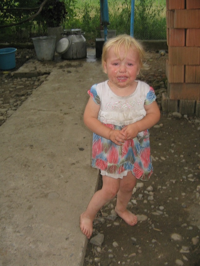 Некрасивая девочка из дачи клуба. Порядочная девушка. У меня есть алина. Русский ребенок девочка некрасивая. Да я вредная зато глаза красивые.