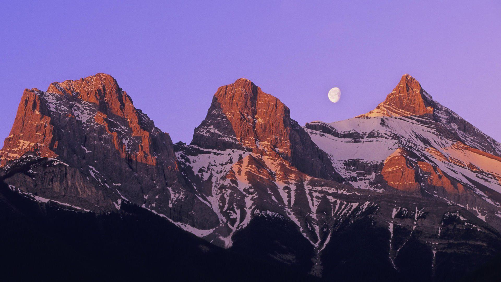Mountain three. Гете горные вершины. Three sisters Mountains, Canmore, Alberta, Canada. Три Систерс горы.