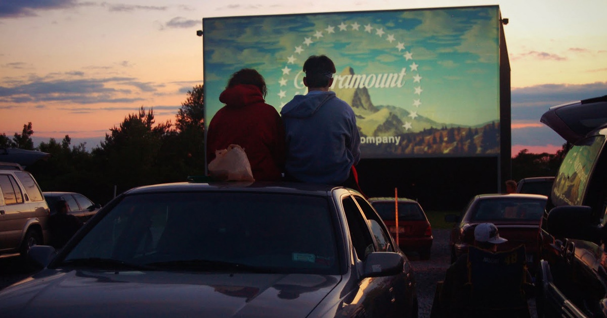 Гаснет свет. Передо мной экран (Анастасия Заровная) / Проза.ру