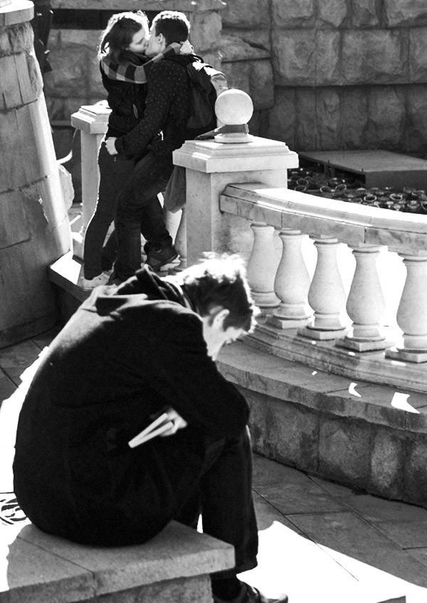 Приснился другой парень. Парень увидел меня с другим. Внебрачные отношения. Парень обнимает девушку. Перестань мне снится.