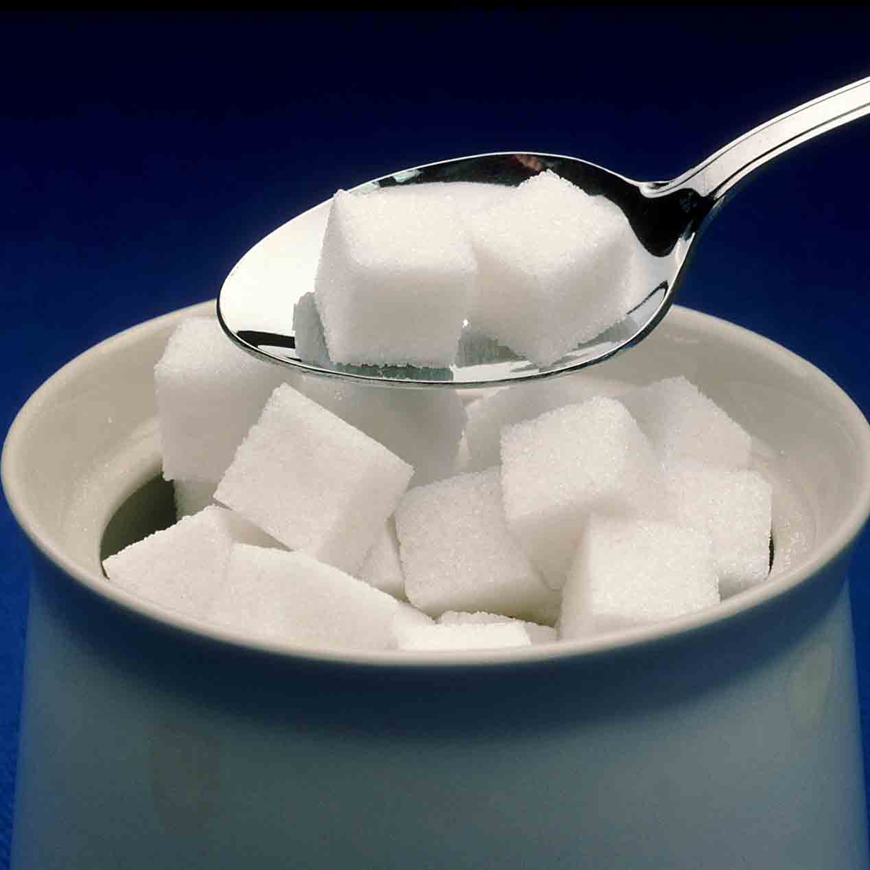 Детский сахар купить. Сахар. Сахар рафинад. Сахарница для кускового сахара. Рафинированный сахар.