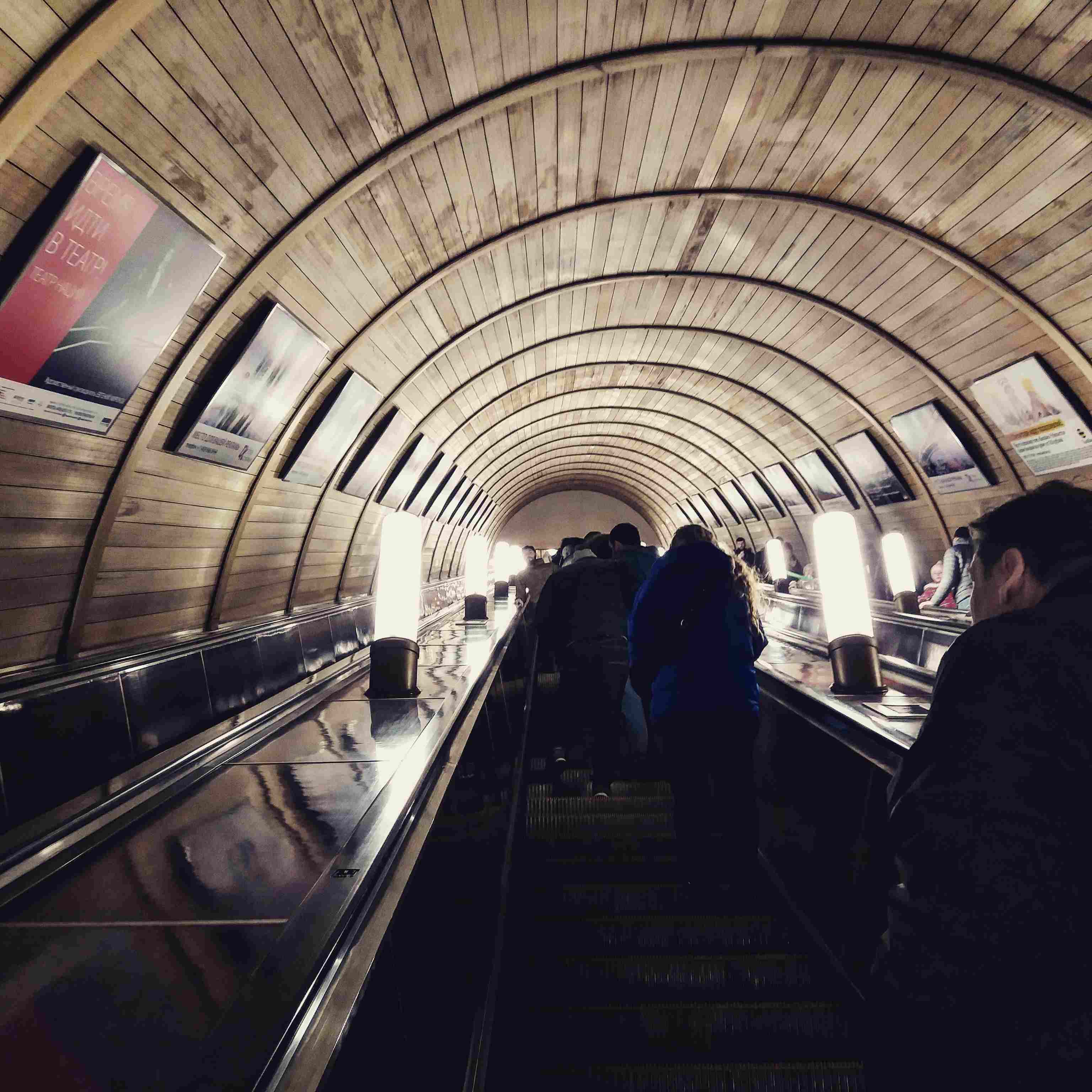 Станция метро Третьяковская эскалатор
