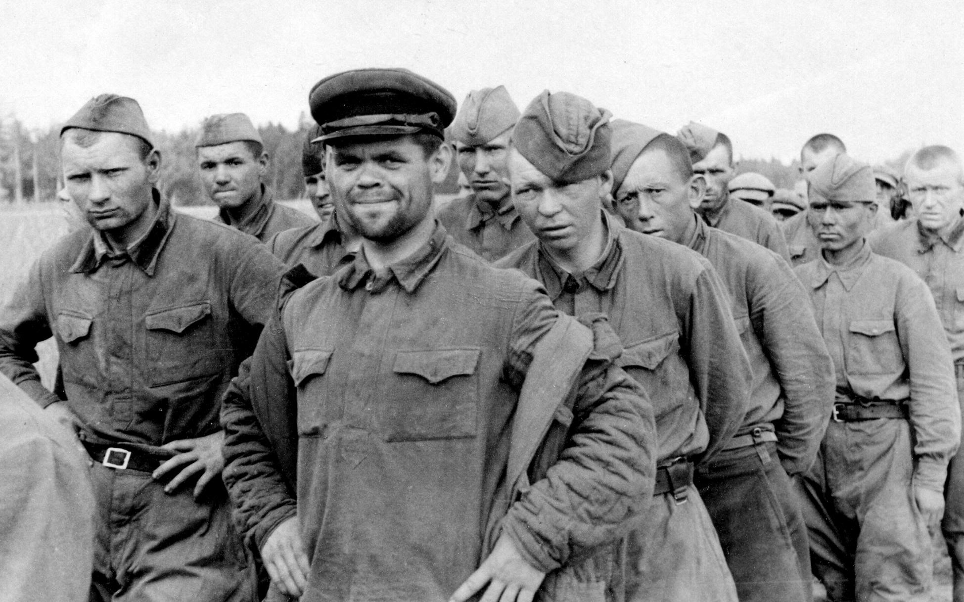 Воюют ли заключенные. Сукнев Михаил Иванович. Сукнев Михаил Иванович Записки командира штрафбата. Банда Рокоссовского Штрафбат. Штрафбат Великая Отечественная война.