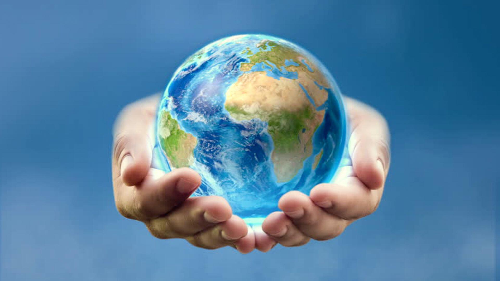Будем мир беречь. Земля в руках. Земной шар в руках. Мир в руках человека. Планета в руках.
