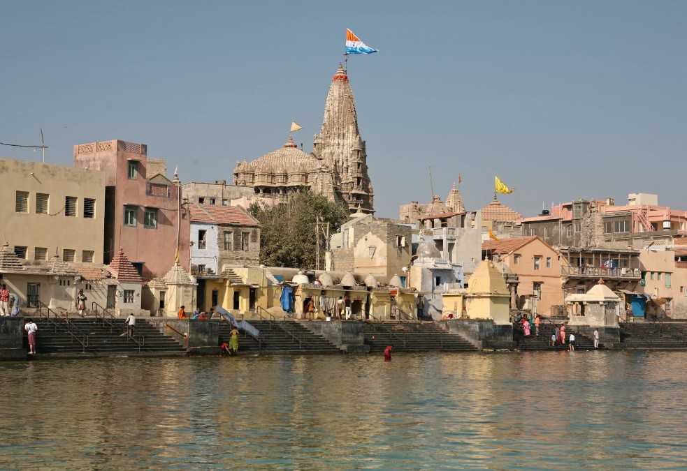 1. Нектарная Слава Двараки