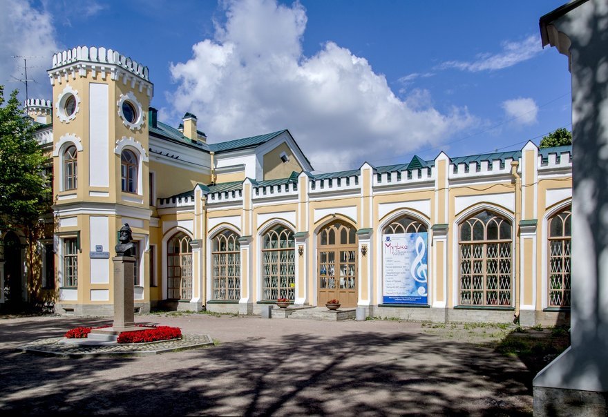 Львовский дворец