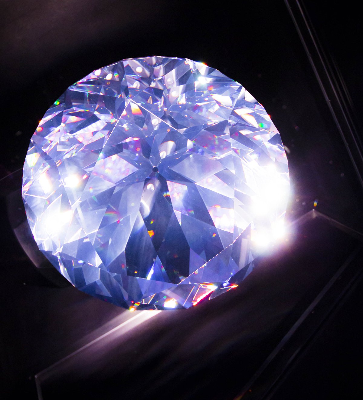 Потратить кристаллы. Daniel Swarovski. Swarovski Crystal 6228g. Даниэль Сваровски изделия. Красивые Кристаллы.
