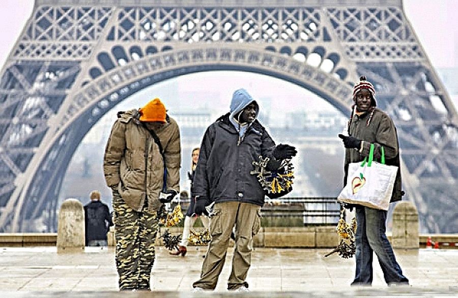 Paris Tour Eiffel негры