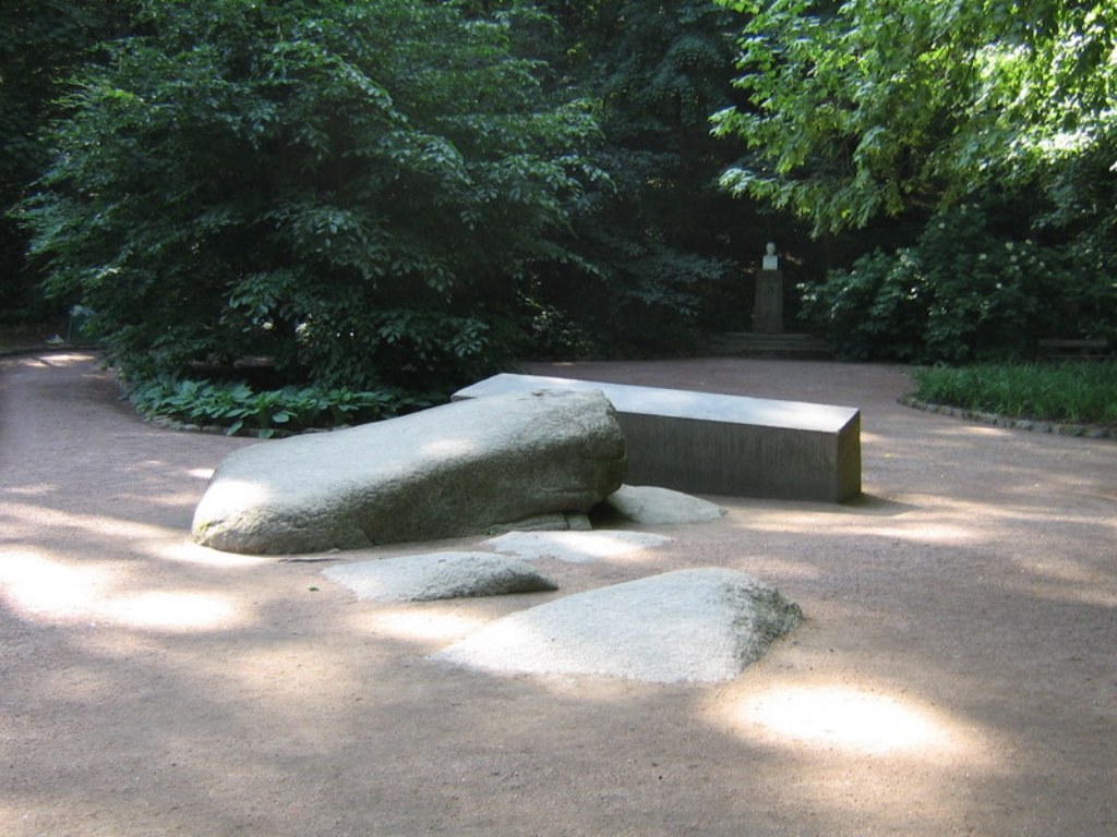 Композиция Природа и искусство