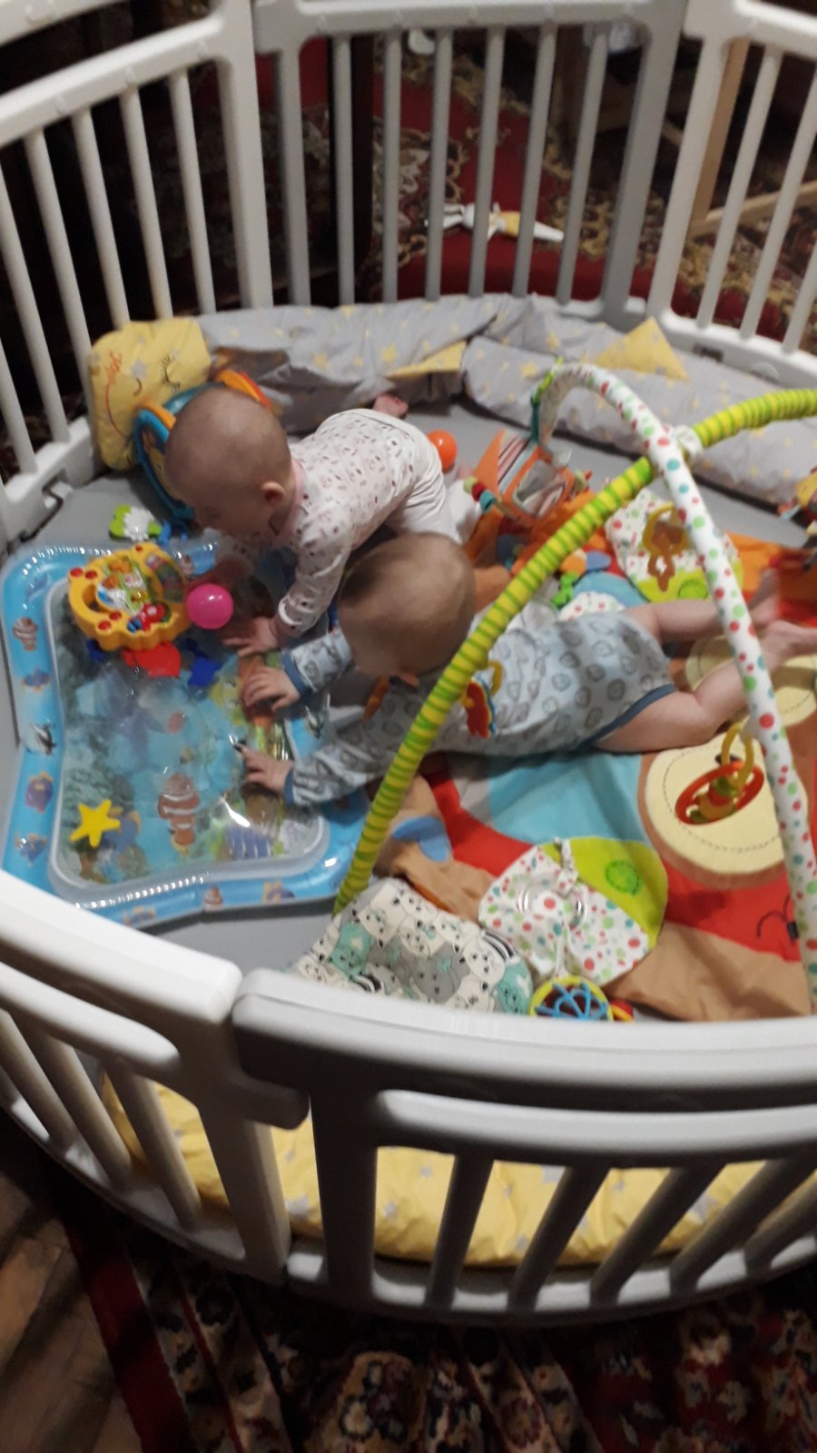 Одиннадцать месяцев малышам