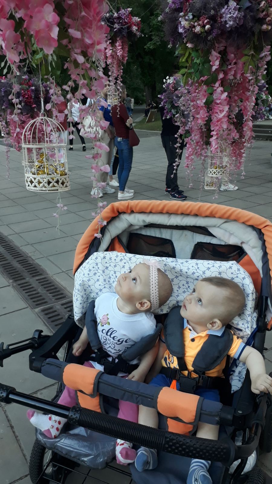 Годовалые двойняшки, с Днём Рождения!