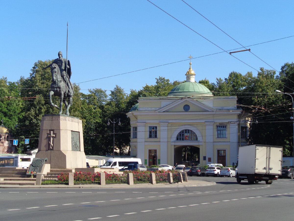 Александров площадь