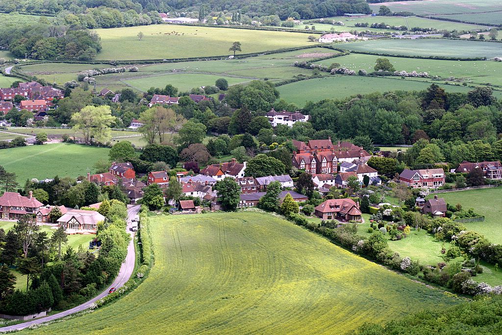 Village на английском. Англия деревня кокинтон. Деревня Бибери Великобритания вид сверху. Сельская Англия Йоркшир 19 век. Деревня ГРИНПЕН Англия.