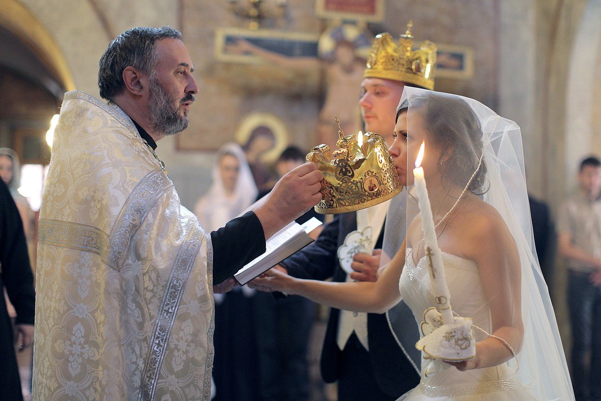 Смысл православного венчания. Венчание. Венчание в церкви. Красивое венчание. Современное венчание.