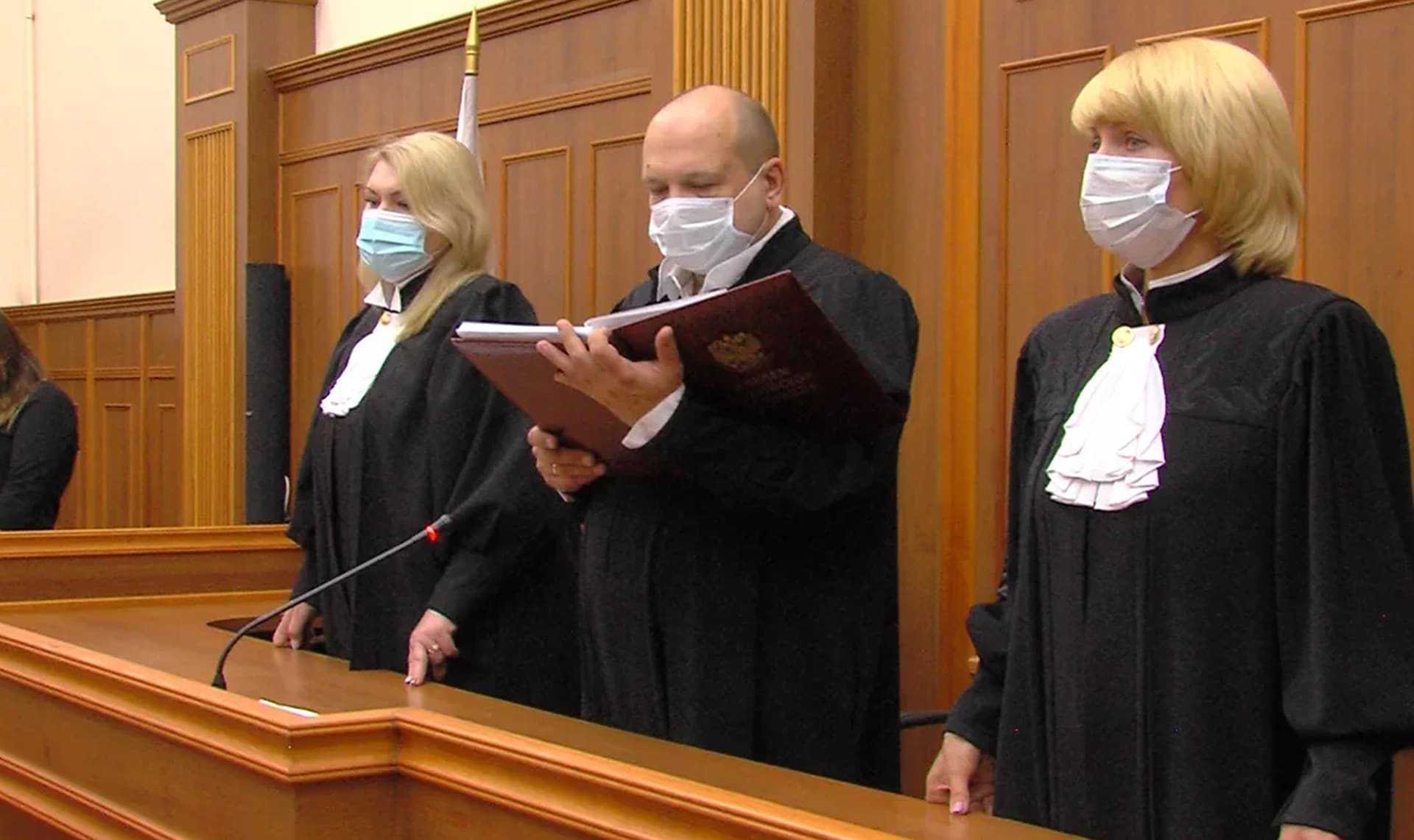 Заседания без подсудимого. Судья Дмитриева. Судья в суде. Слушание в суде.
