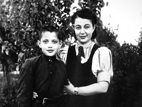 Роберт Рождественский. Часть первая