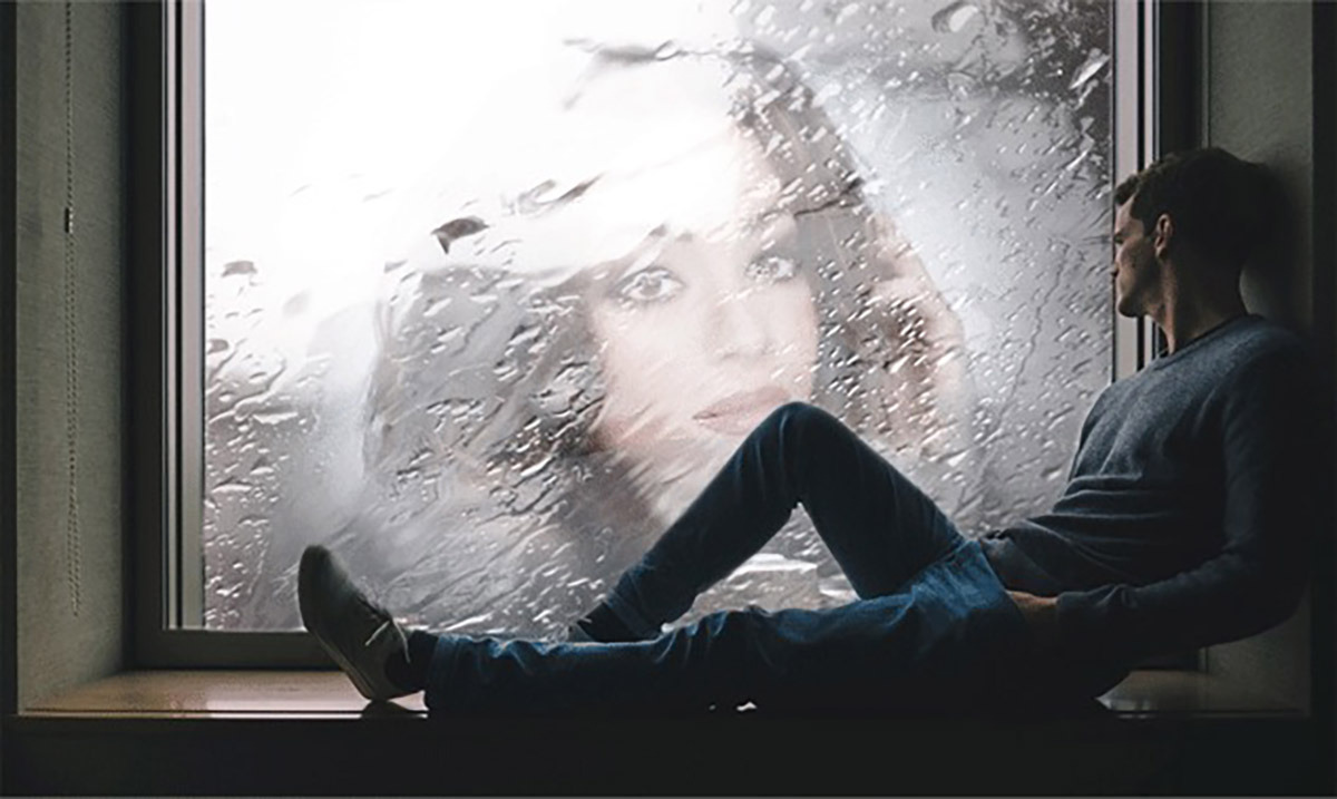 Грустные песни вечером. Человек у окна дождь. Парень у окна дождь. Мужчина за дождливым окном. Парень грустит окно дождь.