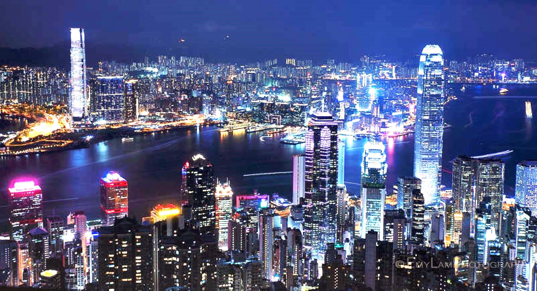 AI 2070 Прогноз нормa 325000 Дронов над Гонконгoм