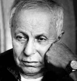 Сквозь ветровое грязное стекло. Александр Межиров