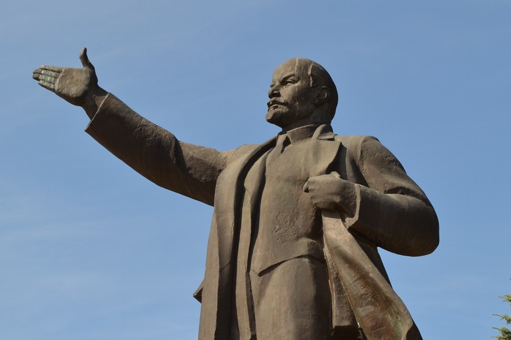 Тайна золотого бюста ильича