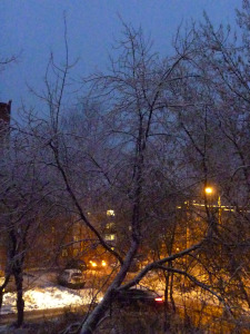 На лавочке у подъезда. ч. 24