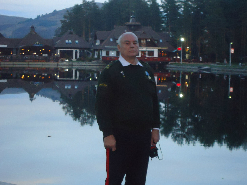 Гл. 11 б. б. Нападение на их Команду в Маркете!