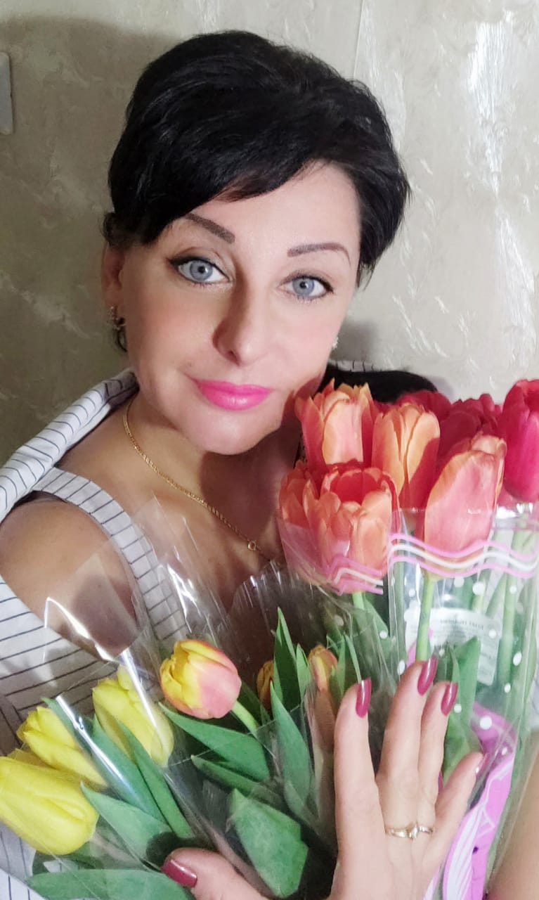 Веселушка и озорница Верочка