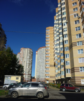 На лавочке у подъезда. ч. 27