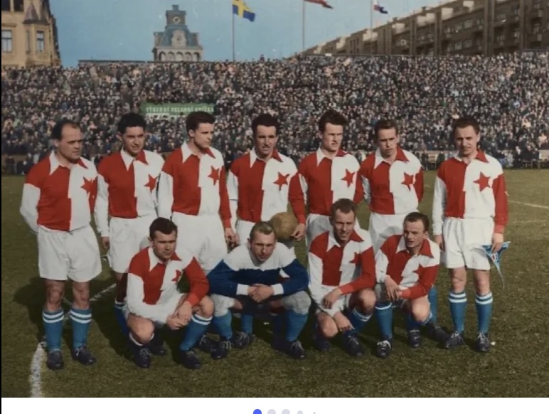 Удивительная история футбольных форм и гербов