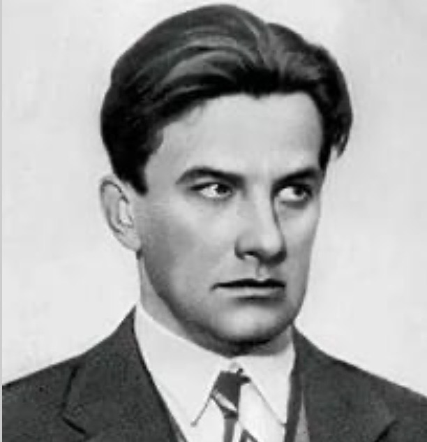 Вл. Маяковский На переломе эпох