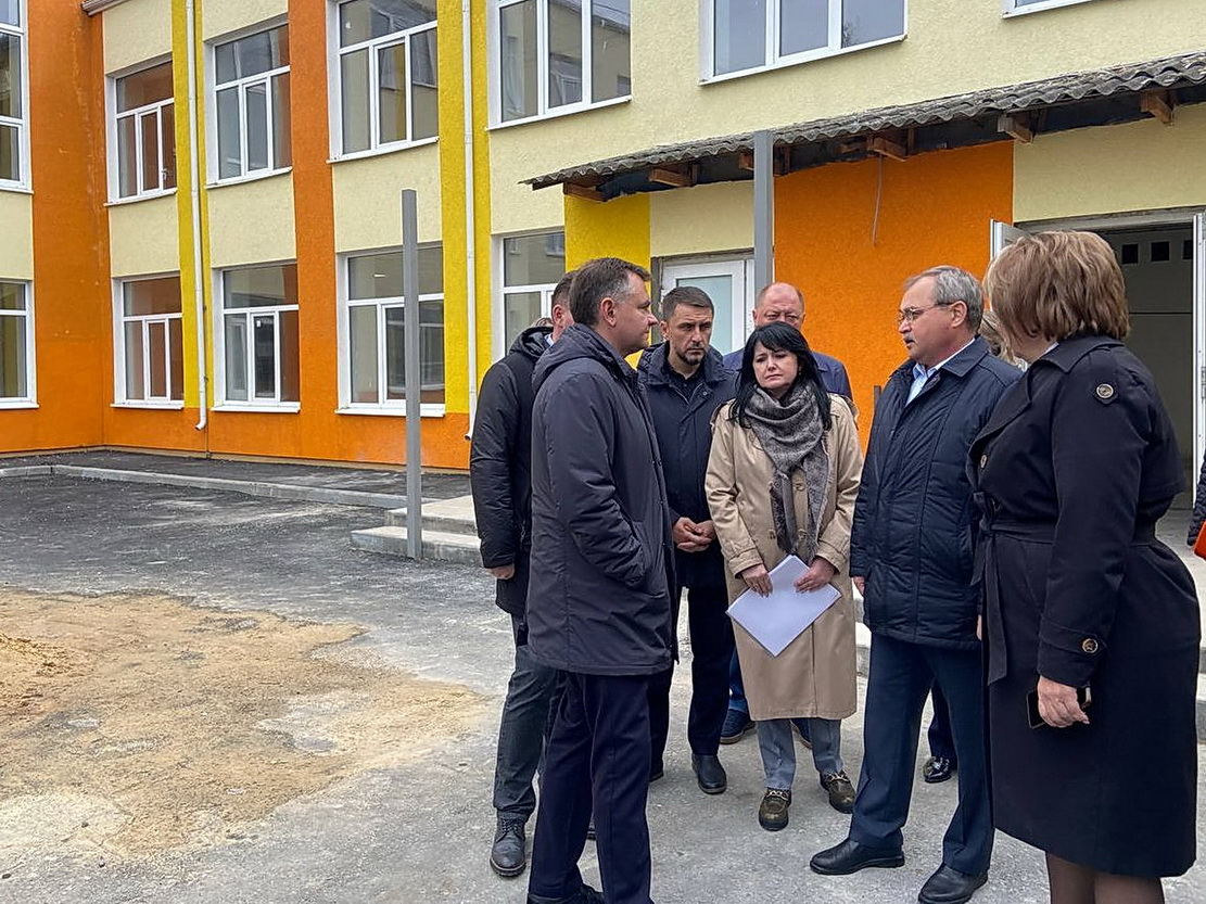 17. 10. 25г. приезжал в Шолоховский район Губернат