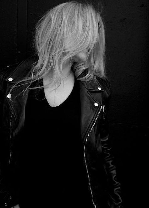 единственным инстинктом...