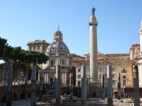 Колонна Траяна в центре Вечного города