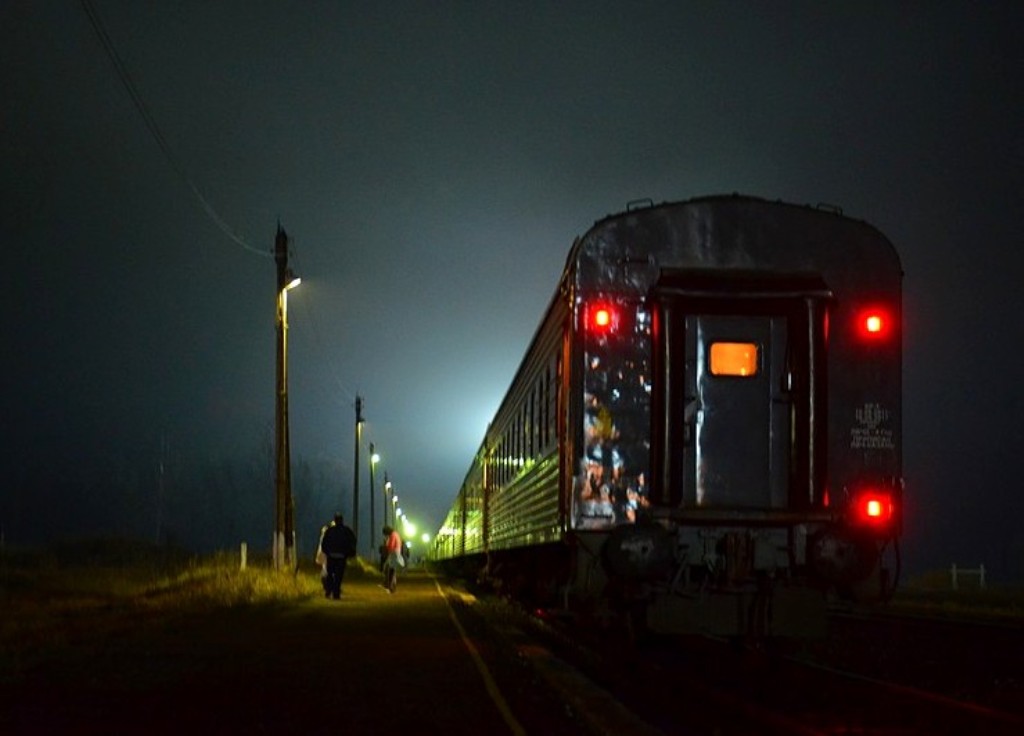 Поздно думать, плакать поздно...