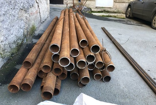 Разрушение дома продолжается