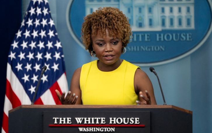 О чем плачет дева Карин Жан-Пьер