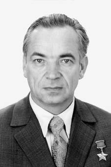 Остапенко, Пётр Максимович