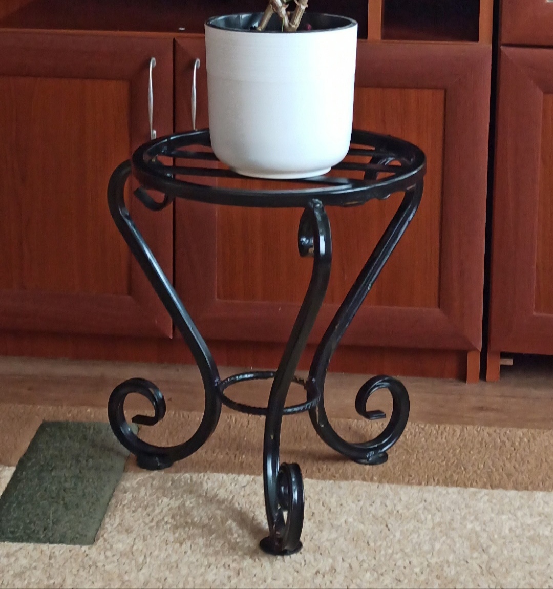 Изящество гнутой мебели в металле