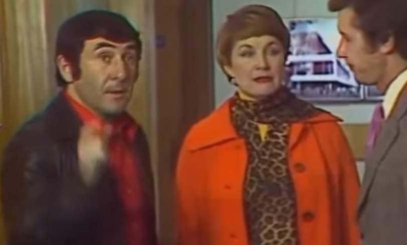 Идут по муру томин и гражданка